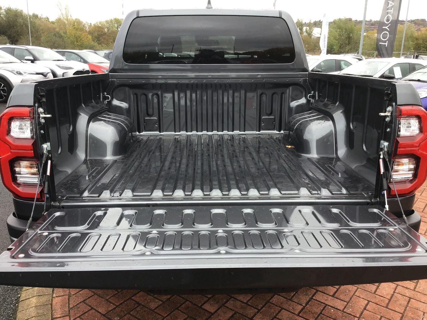 Used Toyota Hilux 2025 for sale - 76472881: Photo 10