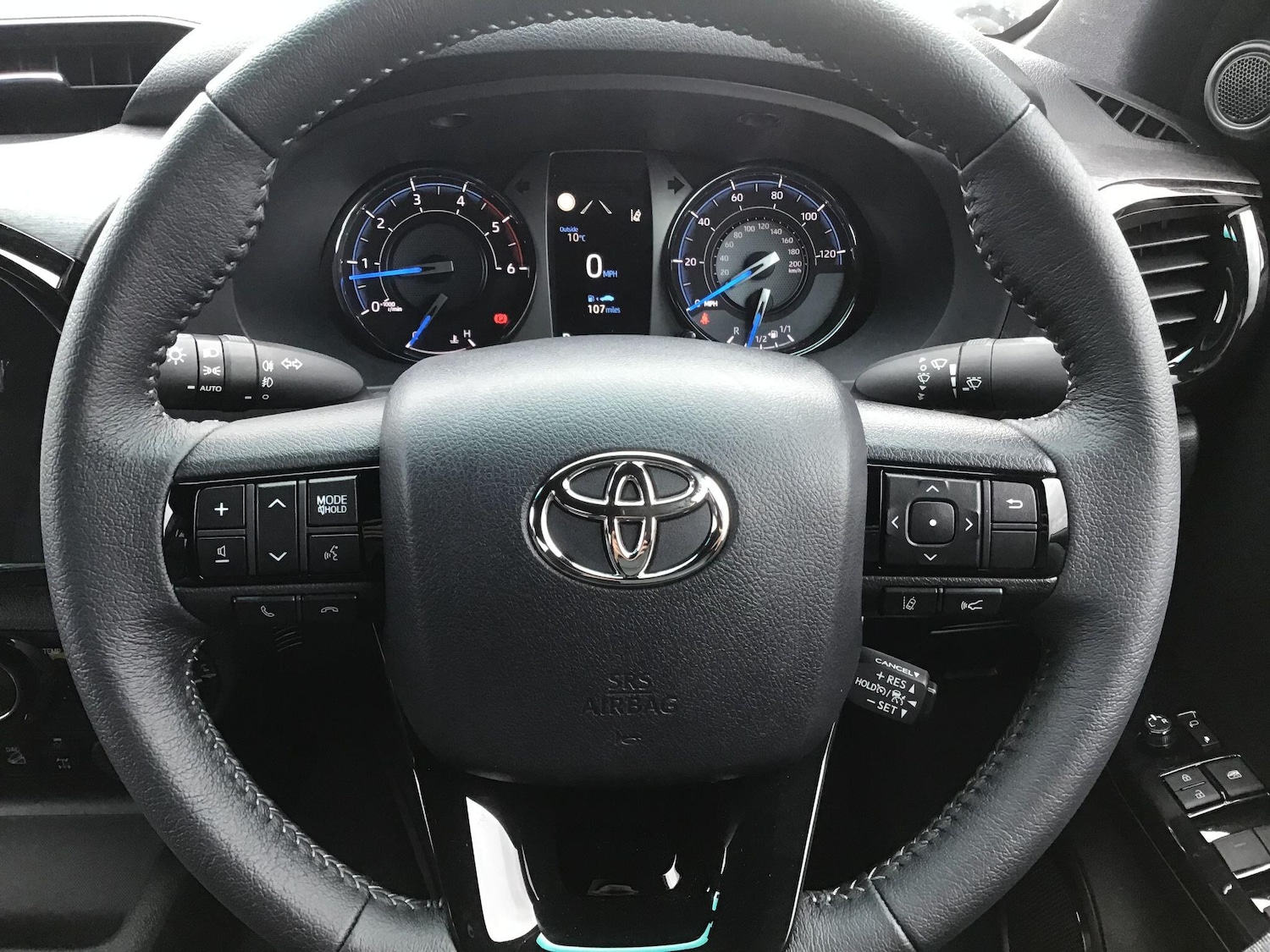 Used Toyota Hilux 2025 for sale - 76472881: Photo 15