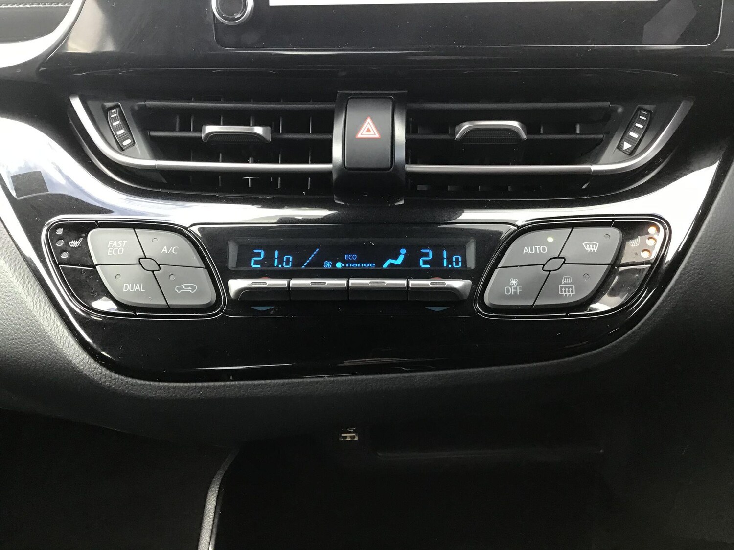 Used Toyota C-HR for sale - 77838487: Photo 11