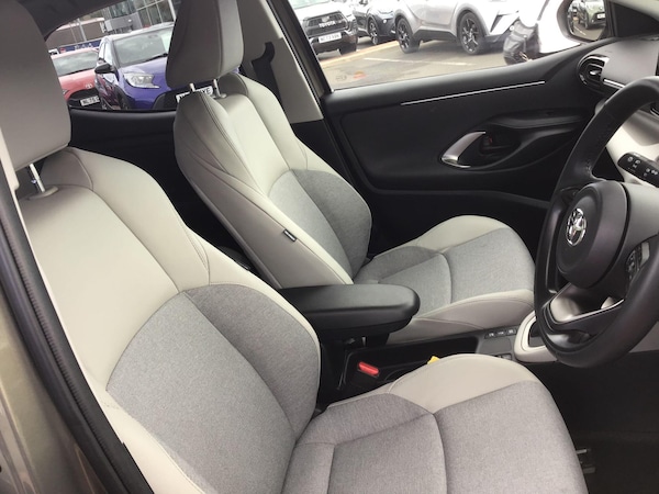 Used Toyota Yaris 2022 for sale - 76108518: Photo 16