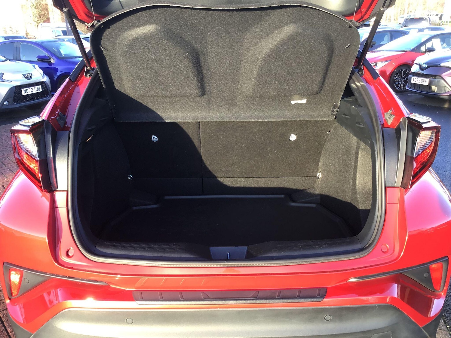 Used Toyota C-HR 2023 for sale - 76926238: Photo 12