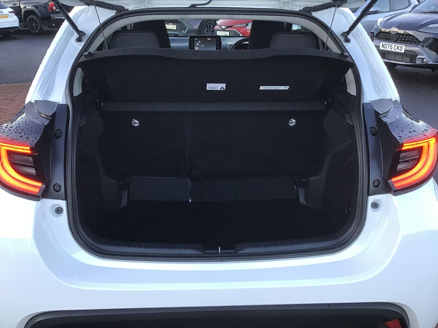 Used Toyota Yaris 2023 for sale - 77278807: Photo 12