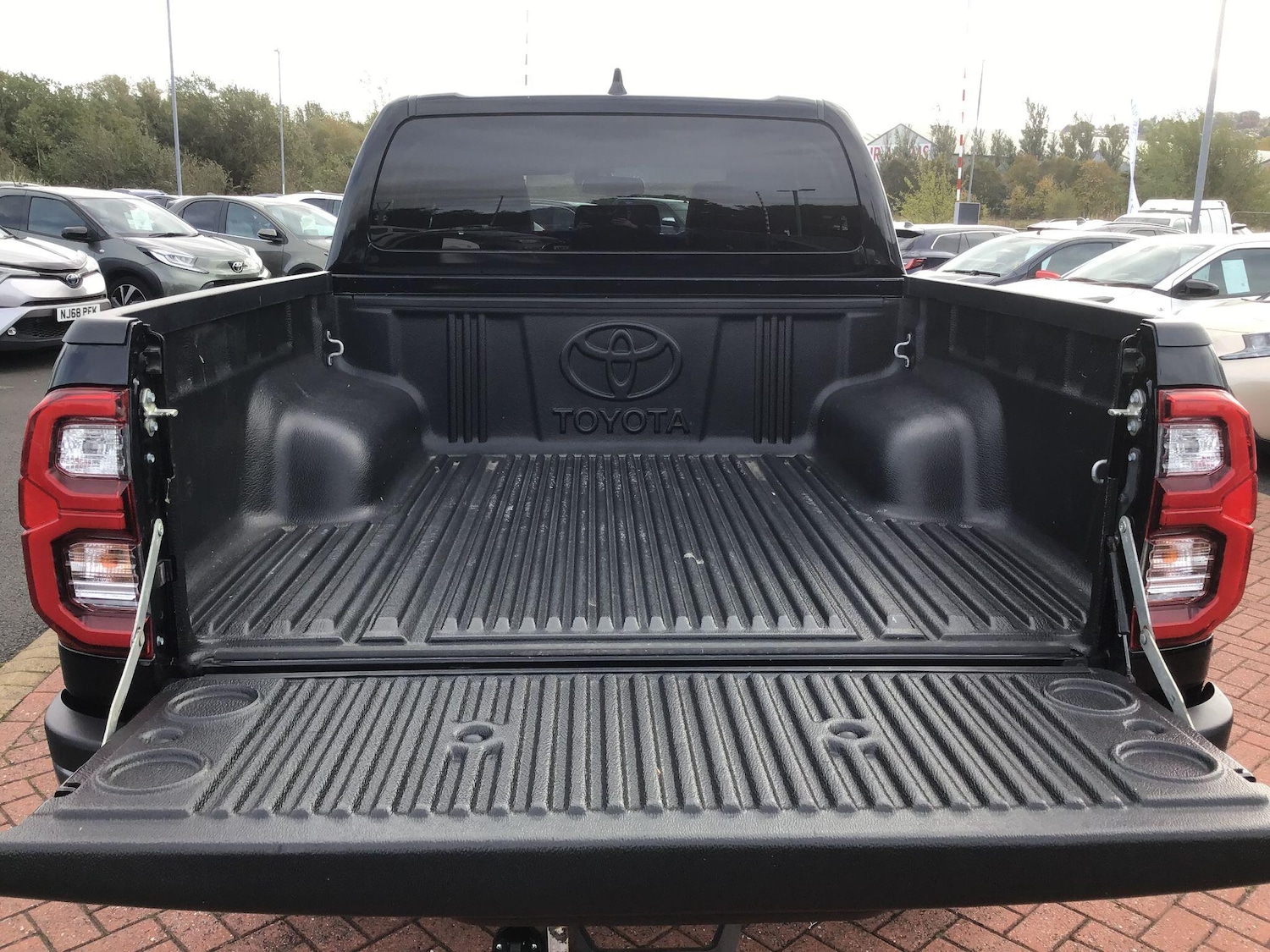 Used Toyota Hilux 2022 for sale - 76440935: Photo 12