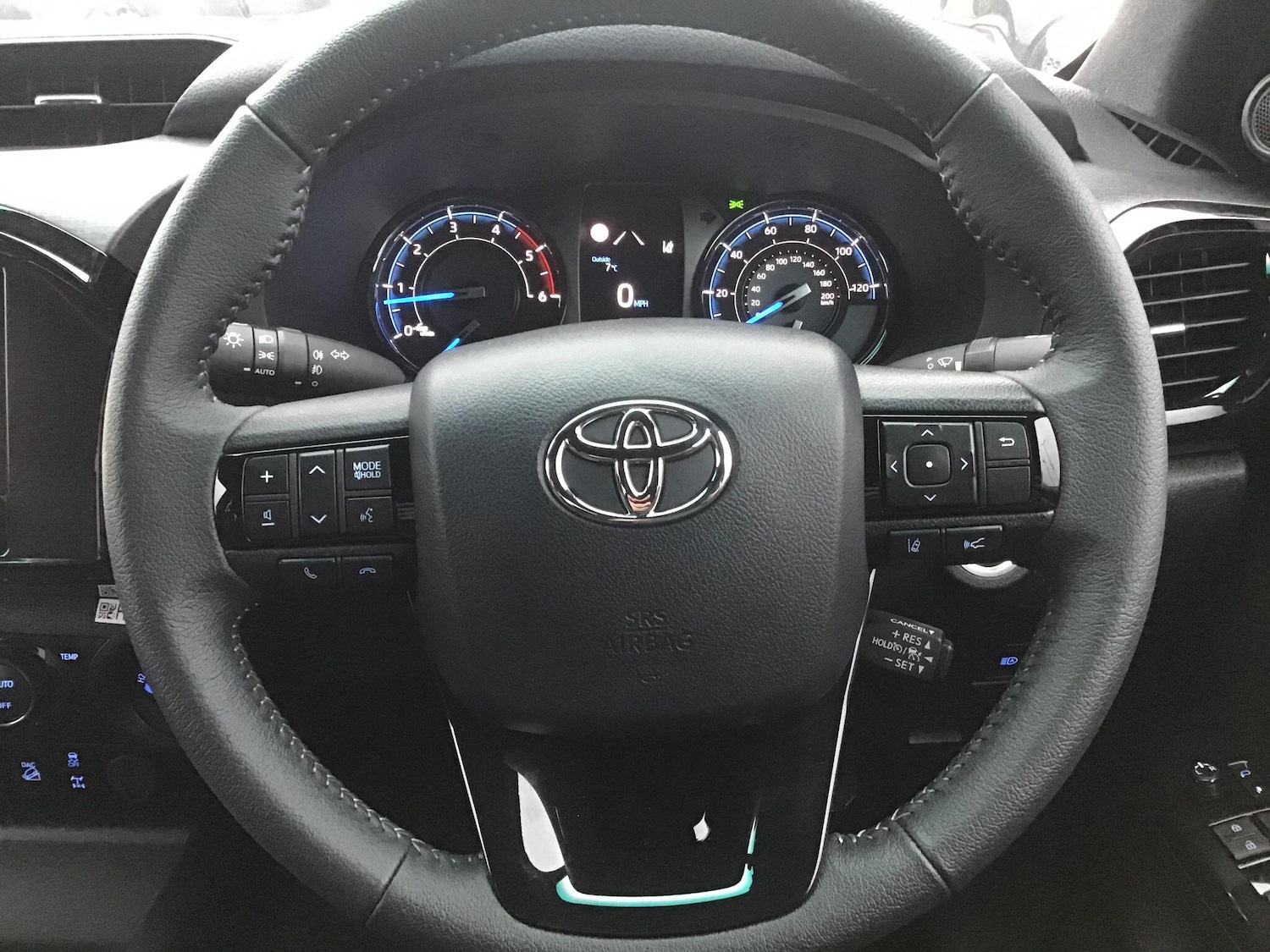 Used Toyota Hilux for sale - 77304931: Photo 16