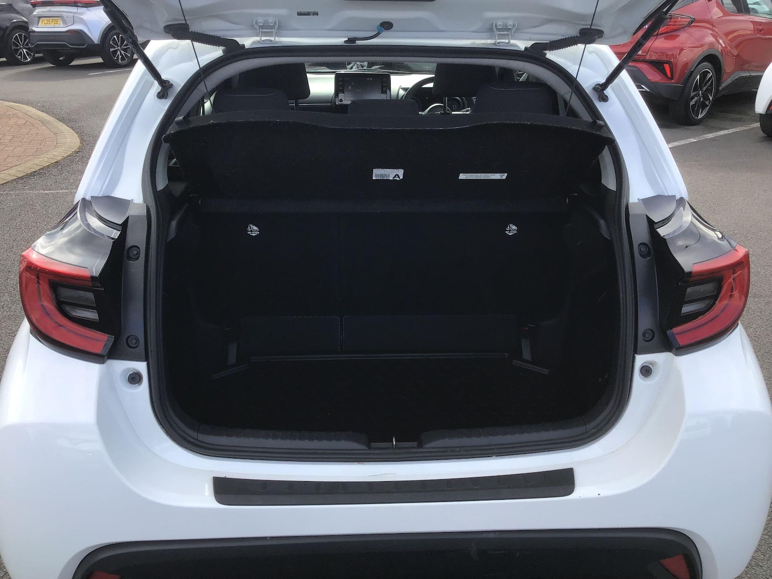 Used Toyota Yaris for sale - 77809151: Photo 18