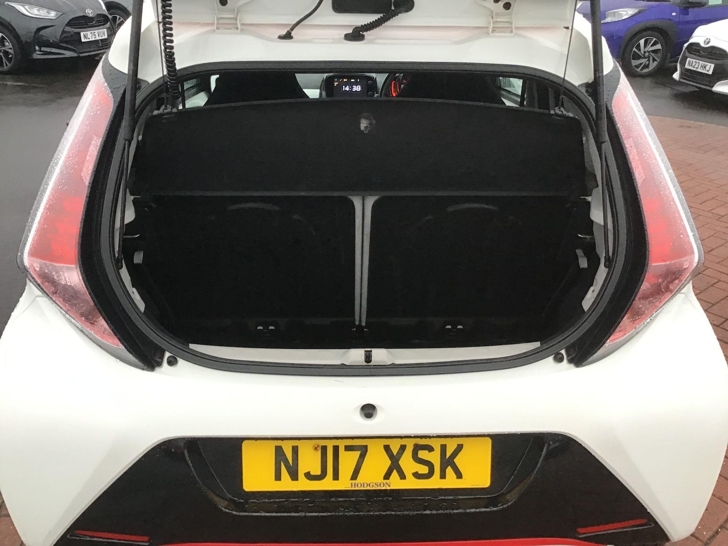 Used Toyota AYGO 2017 for sale - 76800894: Photo 12