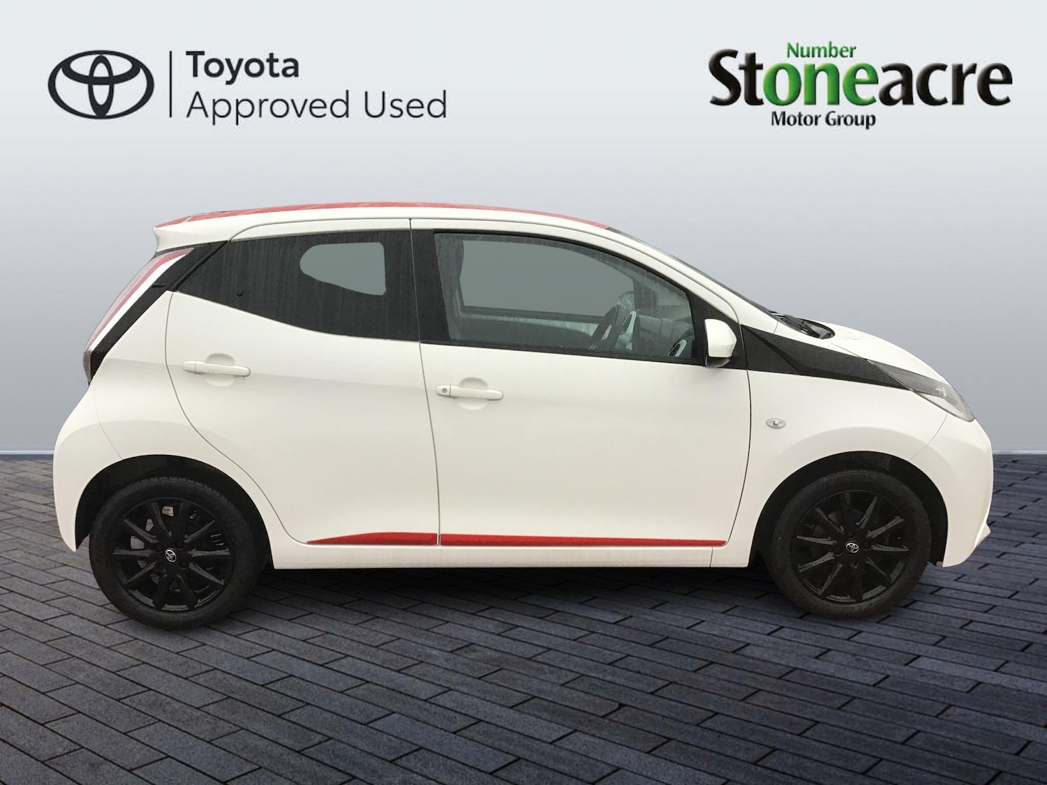 Used Toyota AYGO 2017 for sale - 76800894: Photo 4