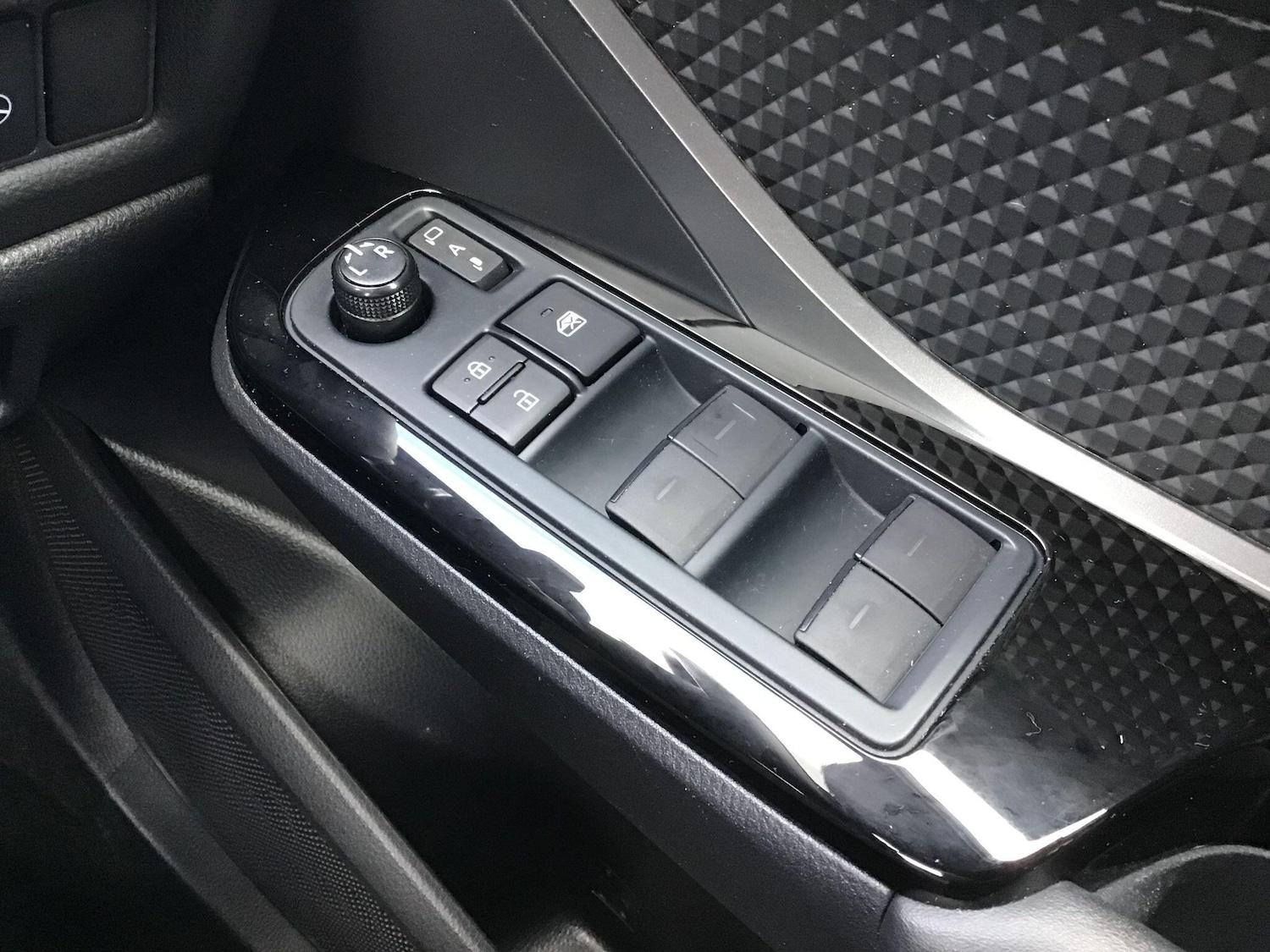 Used Toyota C-HR 2022 for sale - 78071931: Photo 14