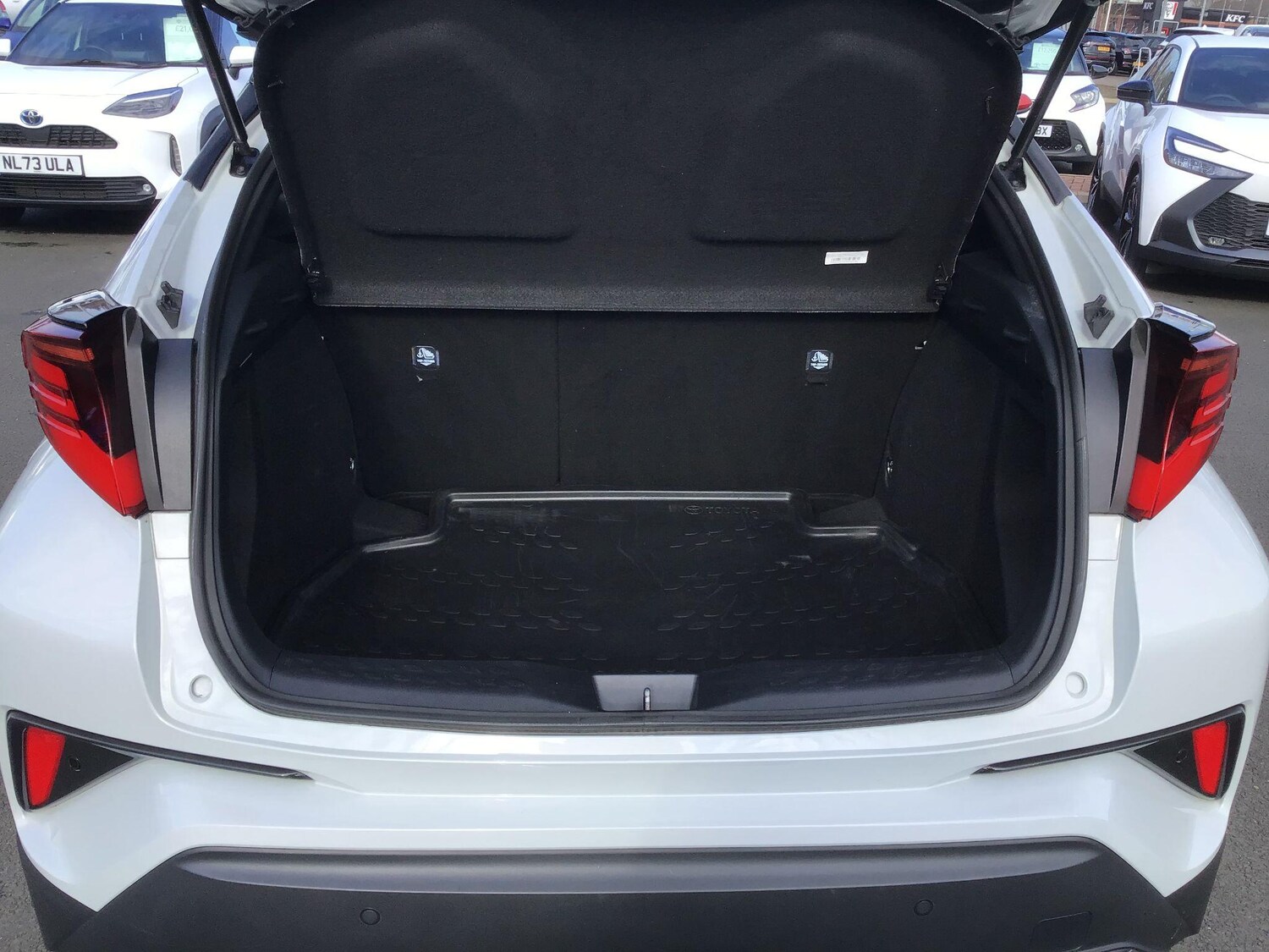 Used Toyota C-HR 2023 for sale - 77769009: Photo 12