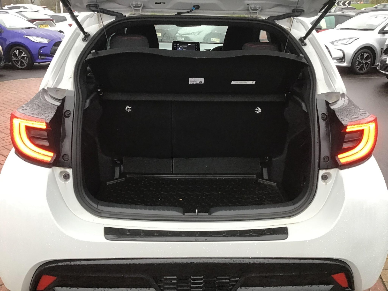 Used Toyota Yaris 2022 for sale - 76927070: Photo 12