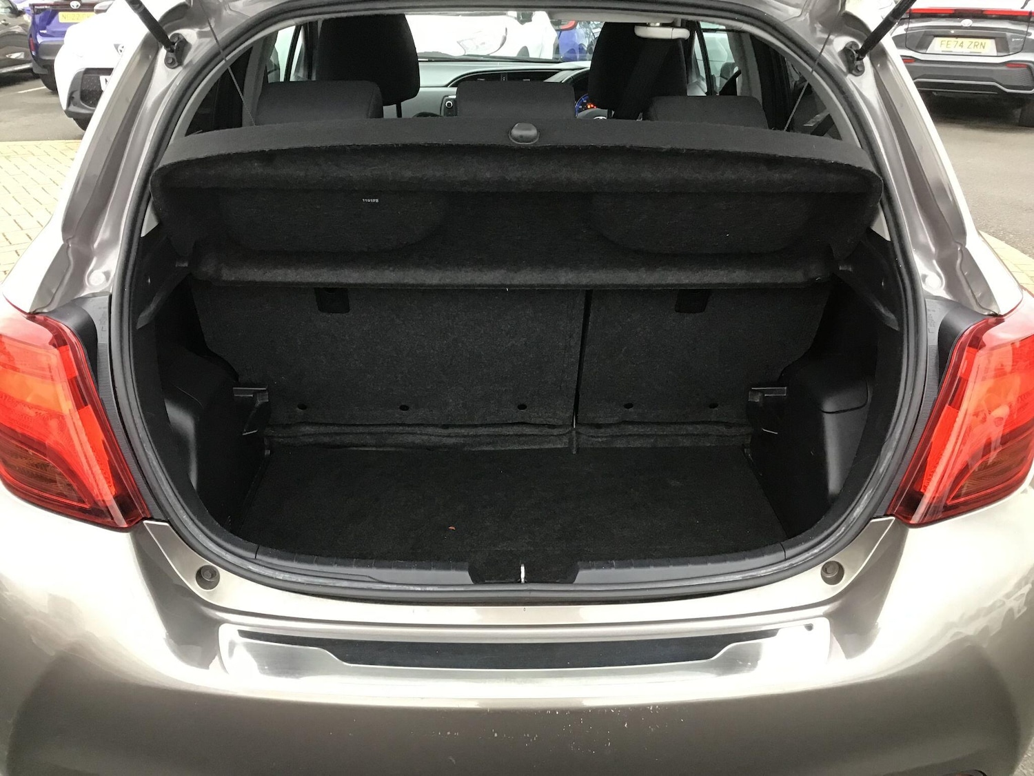 Used Toyota Yaris 2017 for sale - 76562301: Photo 12