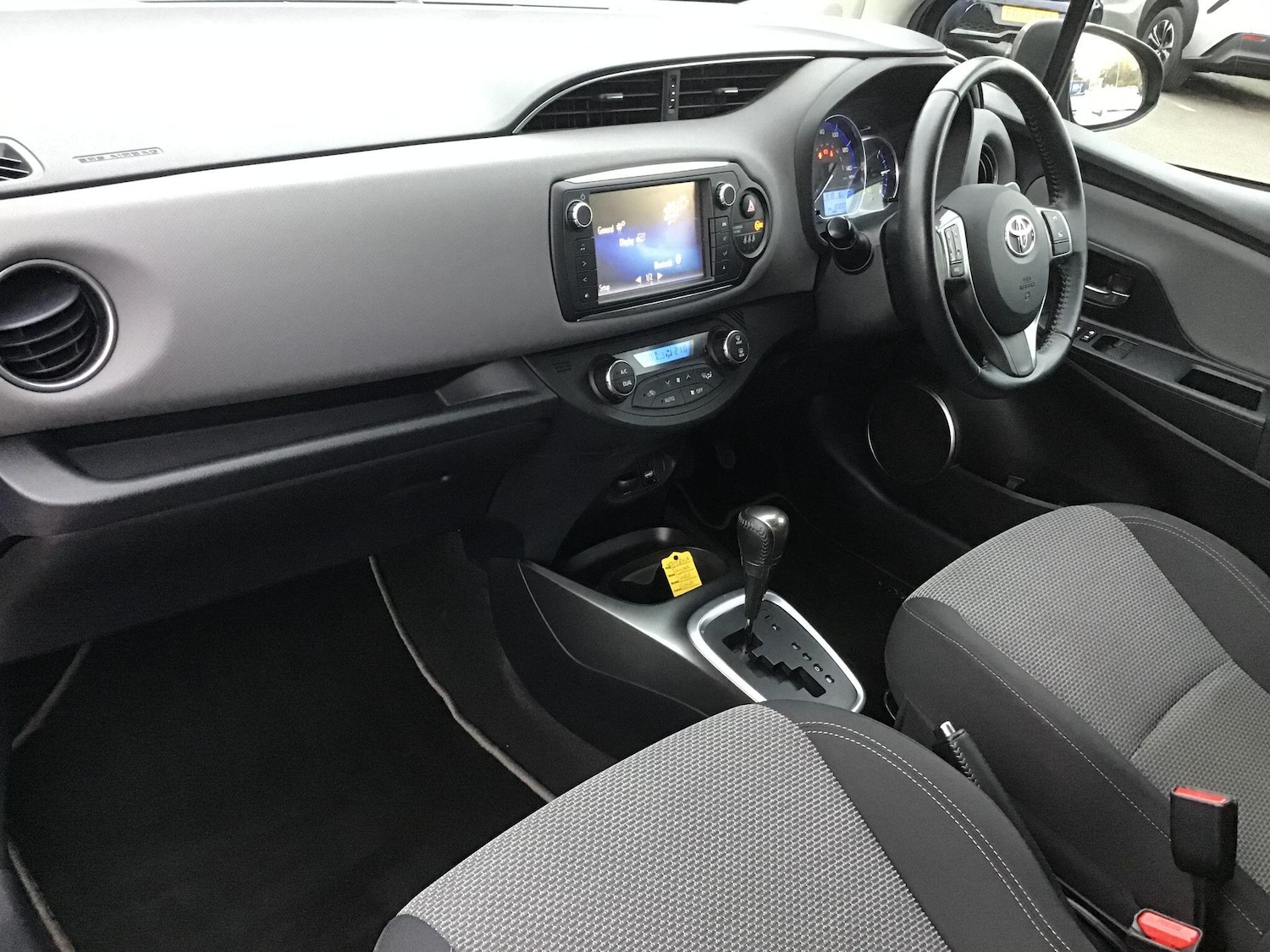 Used Toyota Yaris 2017 for sale - 76562301: Photo 13