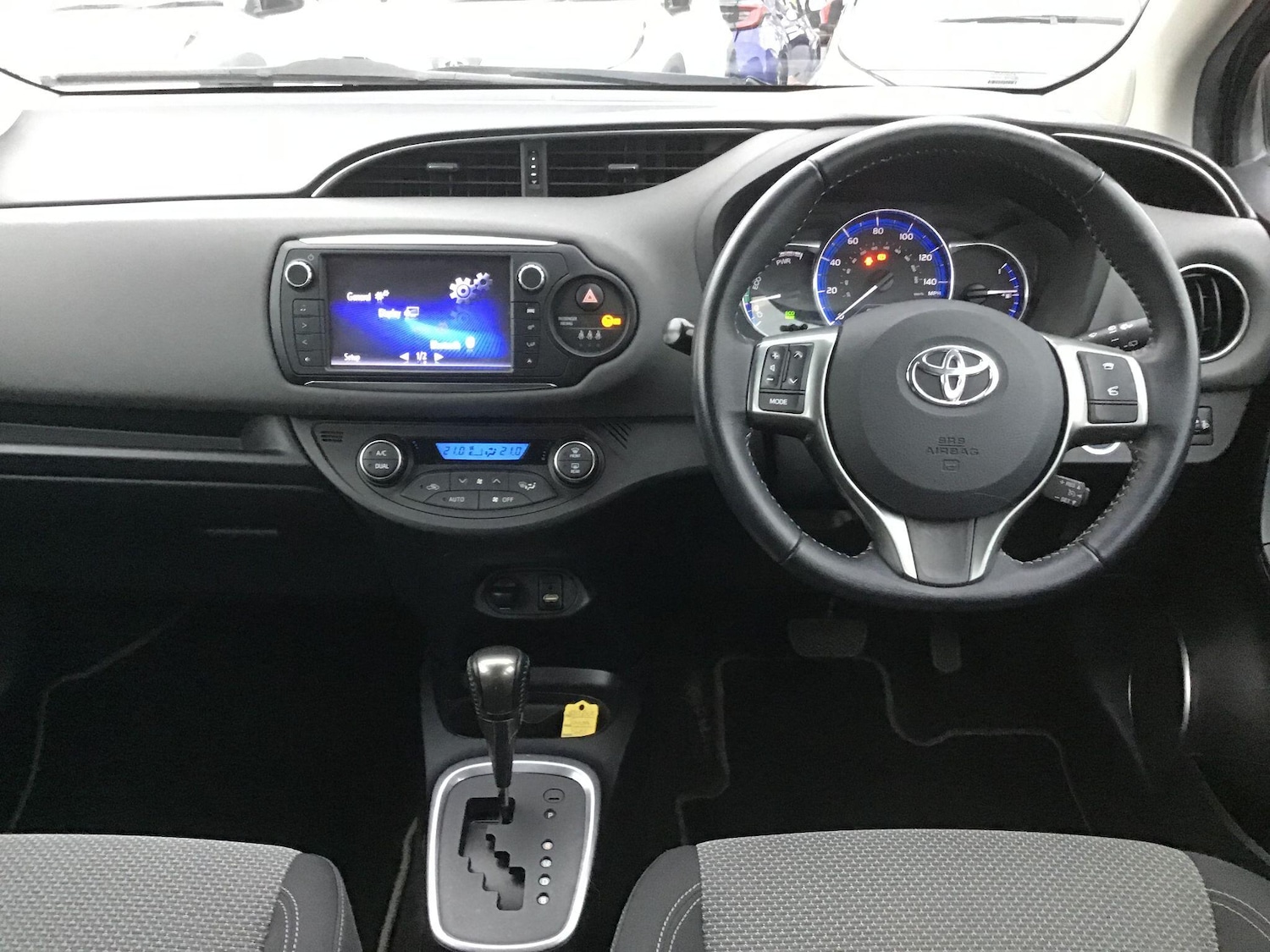 Used Toyota Yaris 2017 for sale - 76562301: Photo 14