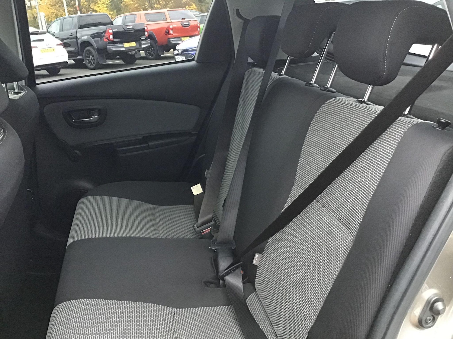 Used Toyota Yaris 2017 for sale - 76562301: Photo 20