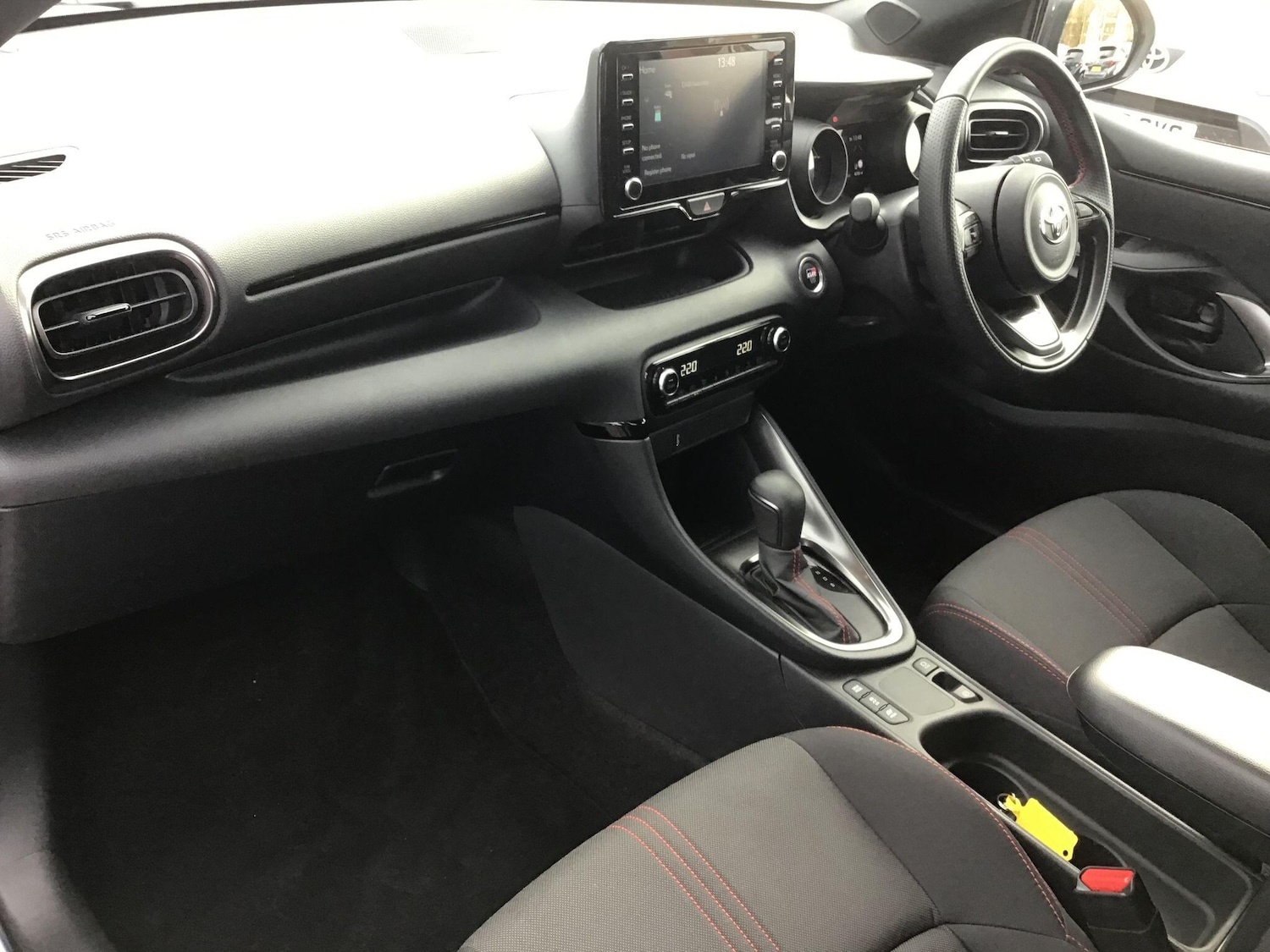 Used Toyota Yaris 2024 for sale - 76573605: Photo 13