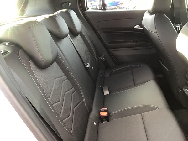 Used Jeep Avenger 2025 for sale - 76227517: Photo 18