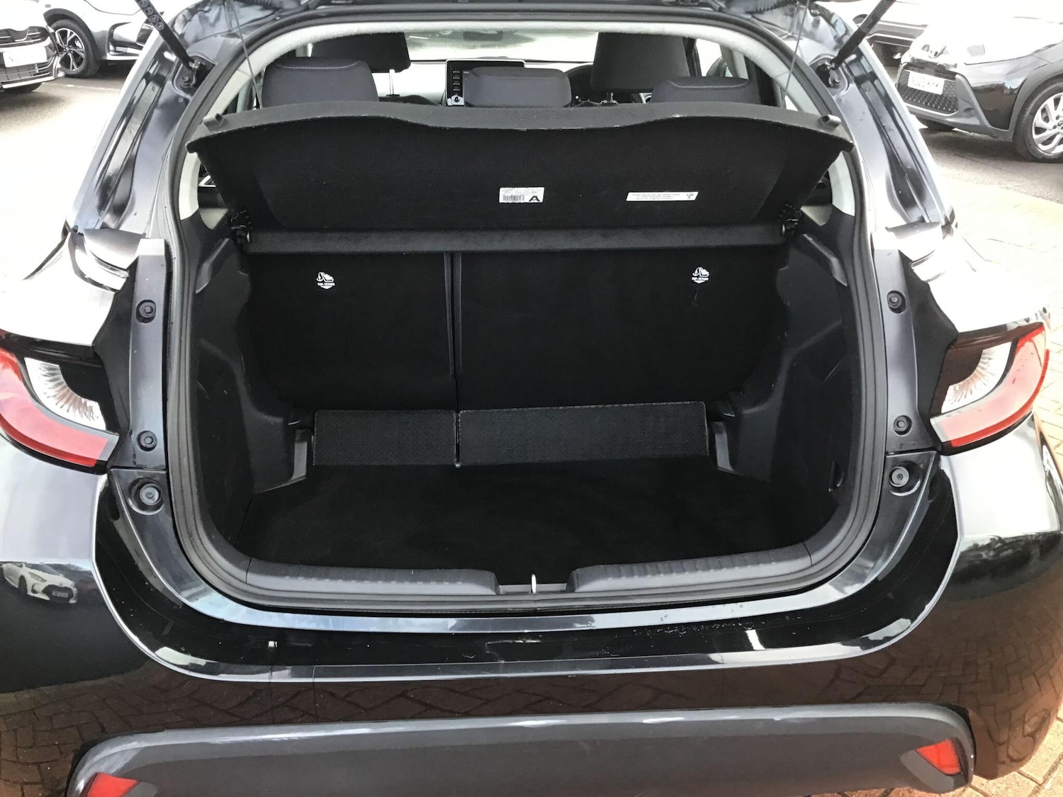 Used Toyota Yaris 2022 for sale - 76667417: Photo 12