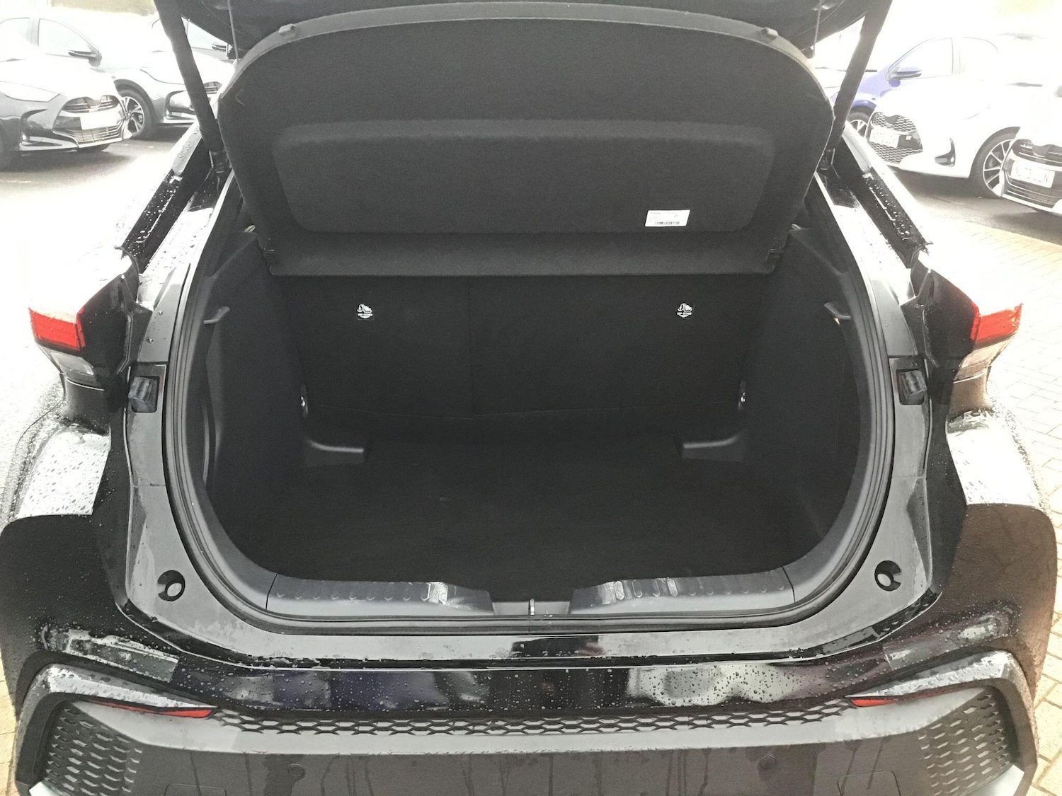 Used Toyota C-HR 2024 for sale - 77255132: Photo 12