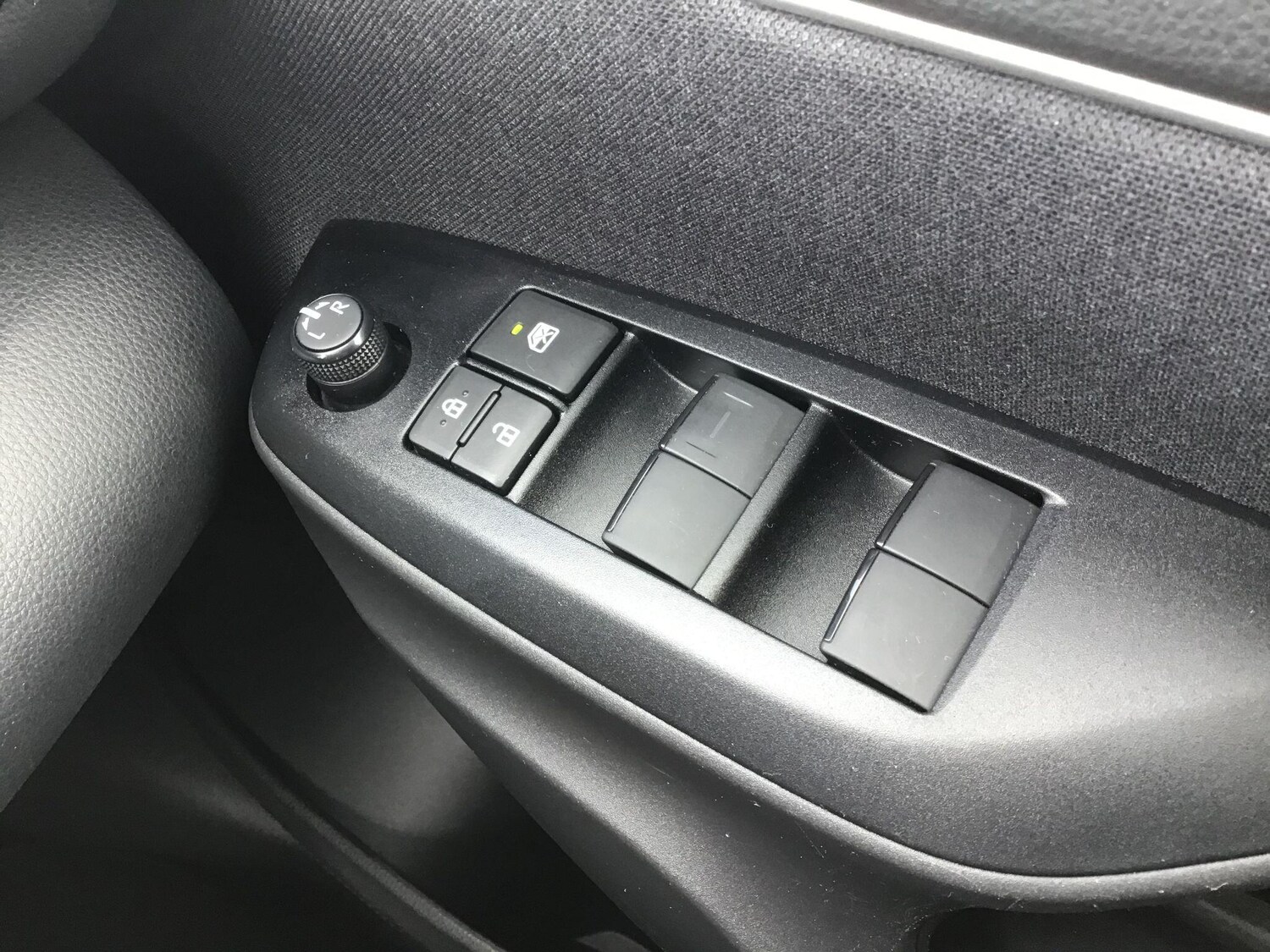 Used Toyota Yaris for sale - 77957402: Photo 15