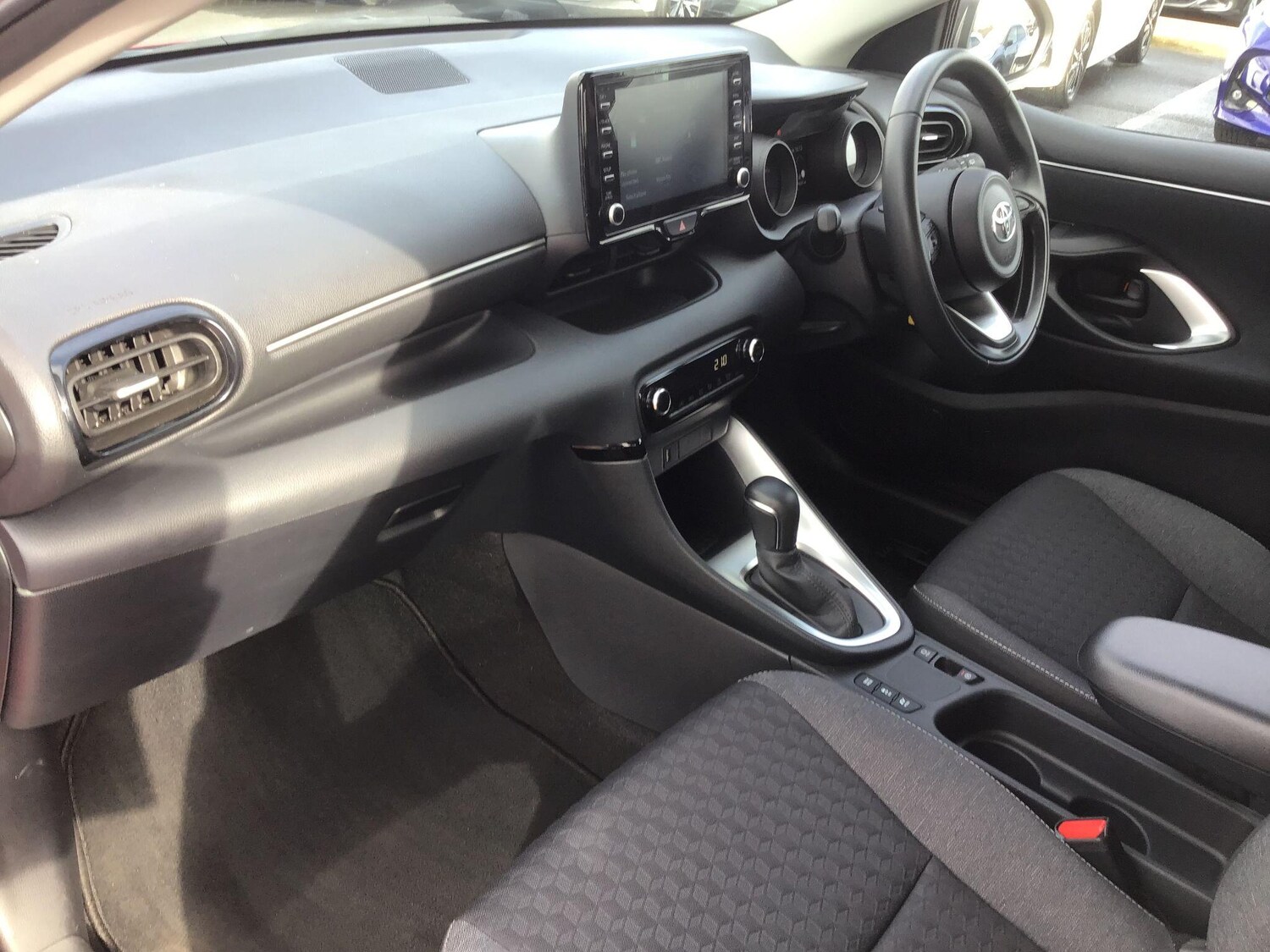 Used Toyota Yaris for sale - 77957402: Photo 5