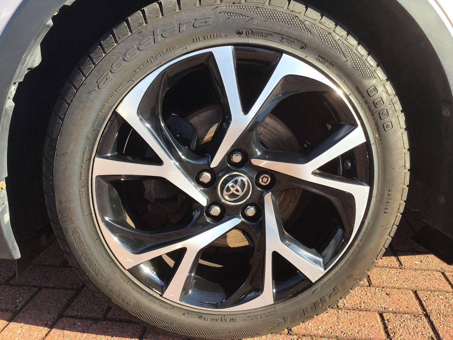 Used Toyota C-HR 2019 for sale - 76360704: Photo 11