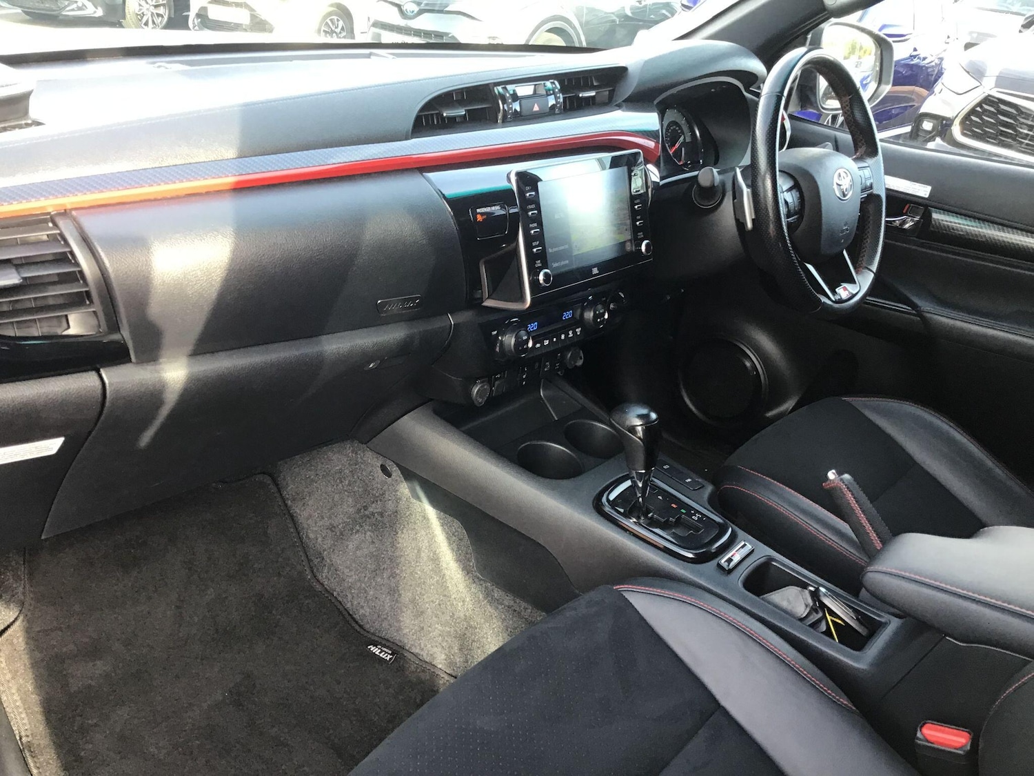 Used Toyota Hilux 2023 for sale - 76360810: Photo 11