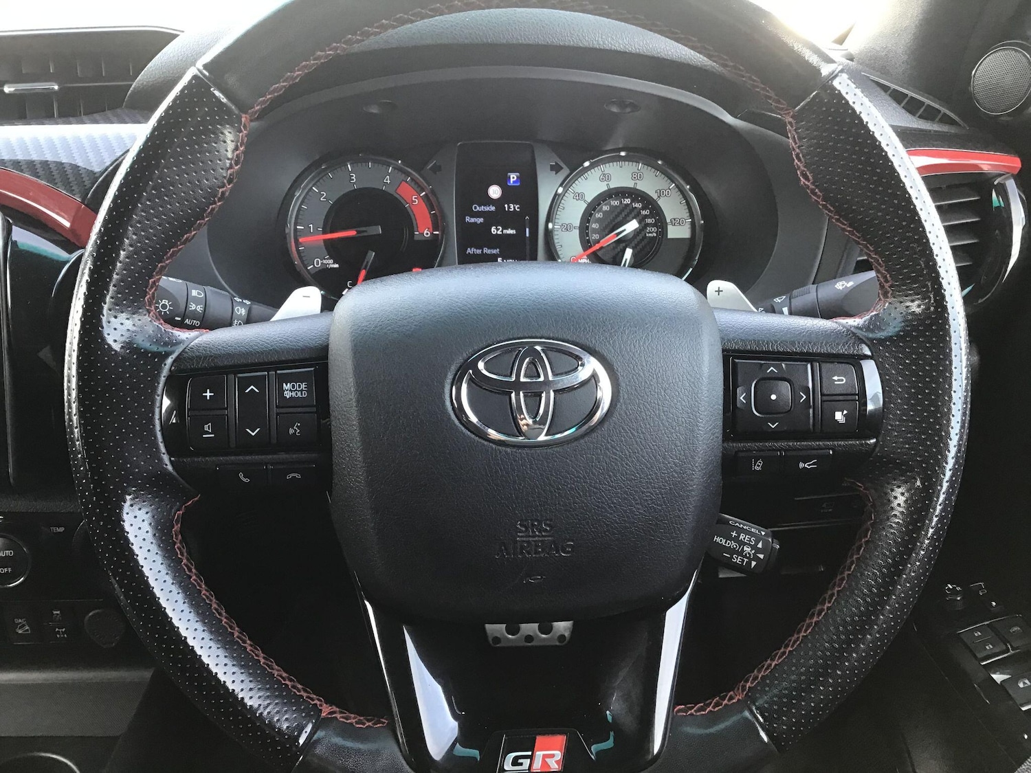 Used Toyota Hilux 2023 for sale - 76360810: Photo 16