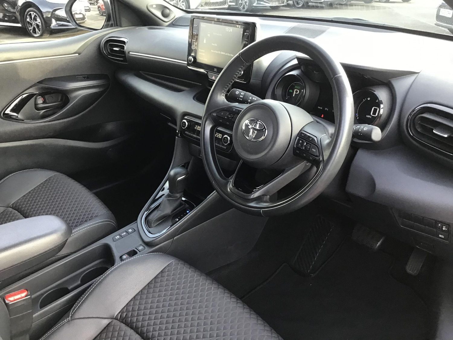 Used Toyota Yaris 2022 for sale - 76456675: Photo 15