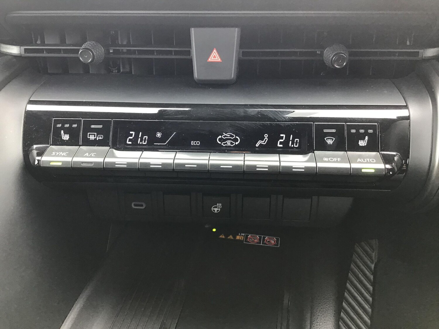 Used Toyota C-HR 2024 for sale - 77993976: Photo 12