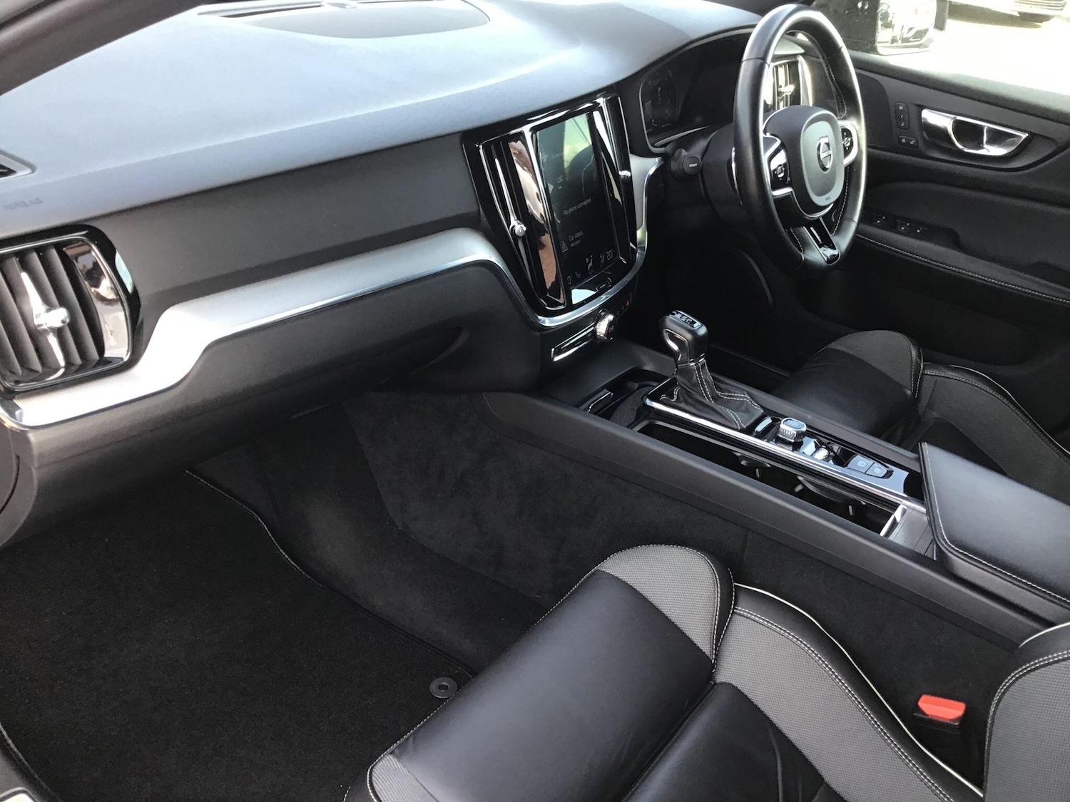 Used Volvo V60 2019 for sale - 78046853: Photo 11