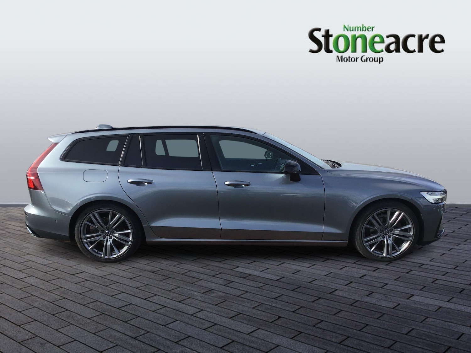 Used Volvo V60 2019 for sale - 78046853: Photo 2