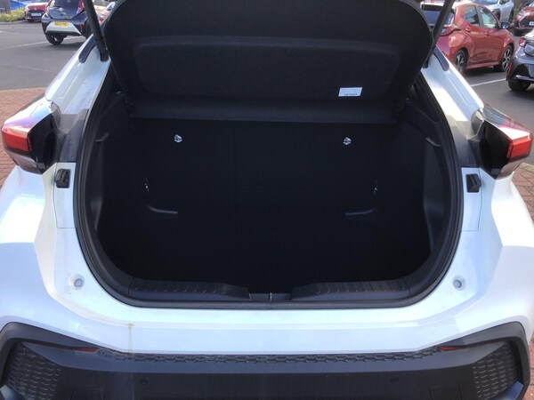 Used Toyota C-HR 2024 for sale - 76020567: Photo 12