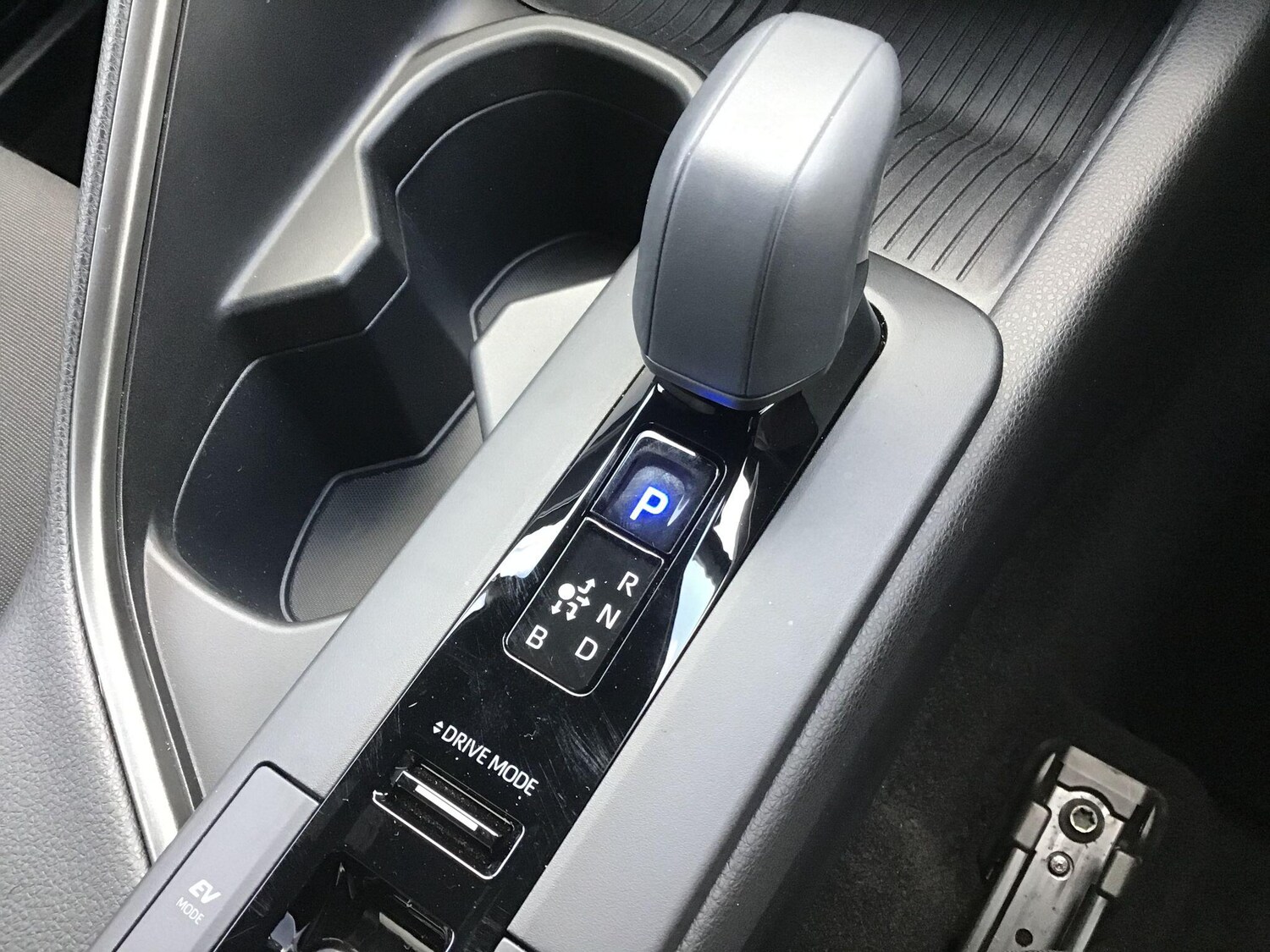 Used Toyota C-HR 2024 for sale - 77411861: Photo 17