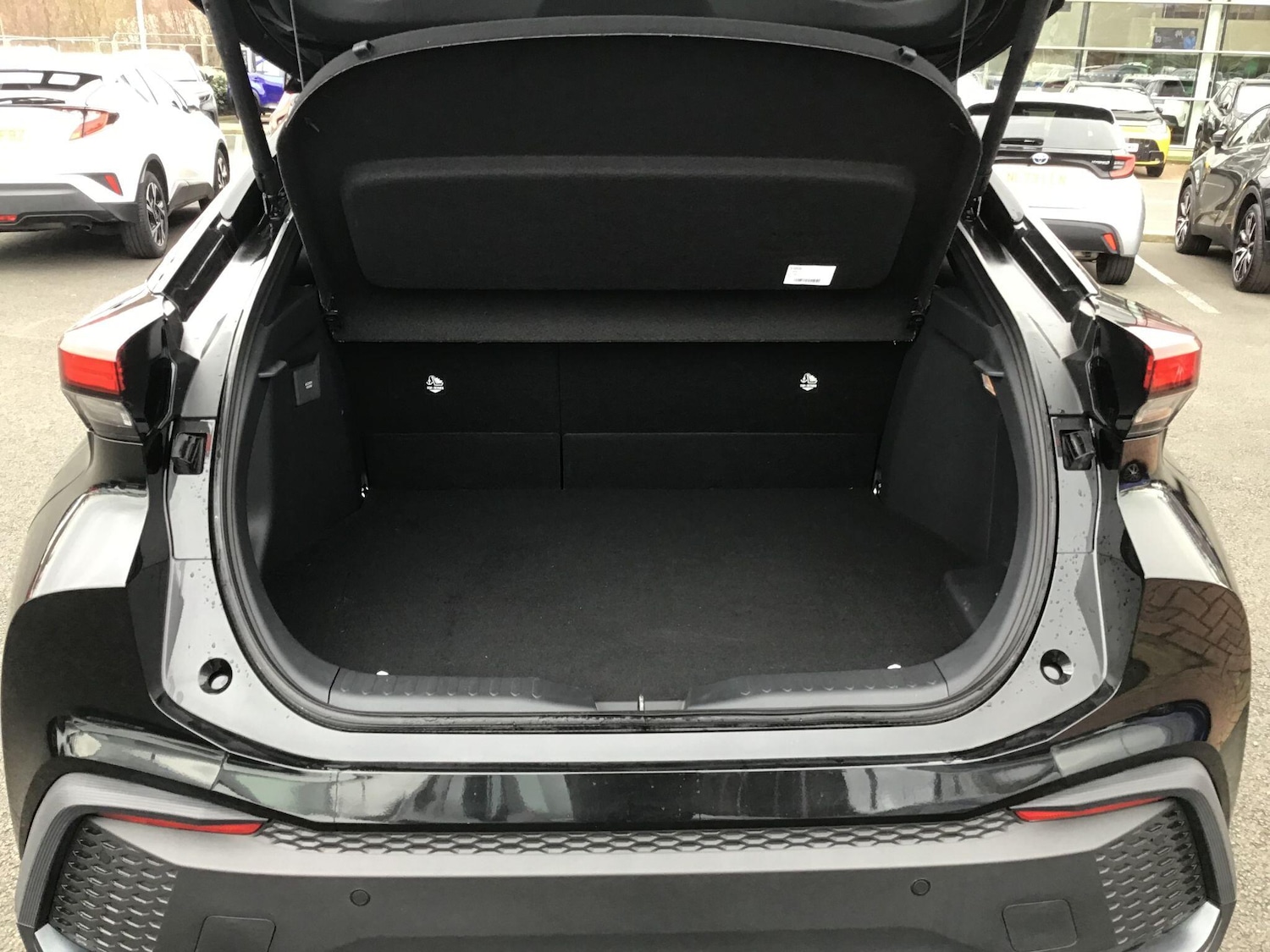 Used Toyota C-HR 2025 for sale - 77723949: Photo 12