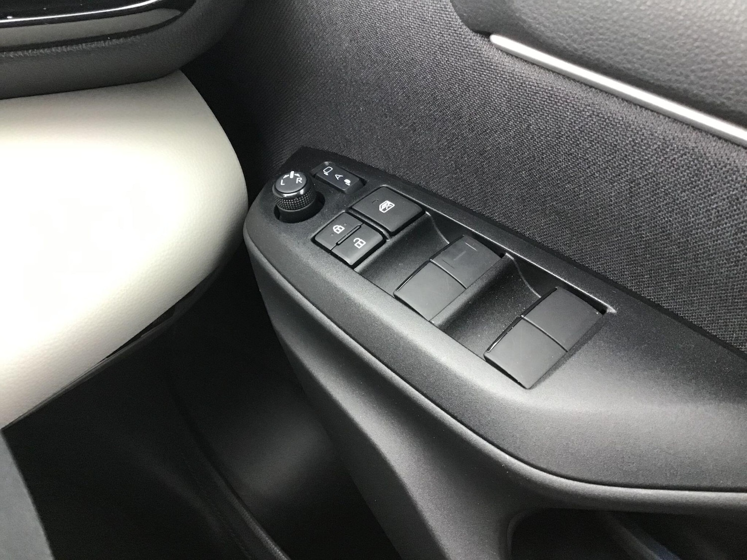 Used Toyota Yaris 2022 for sale - 77783957: Photo 17