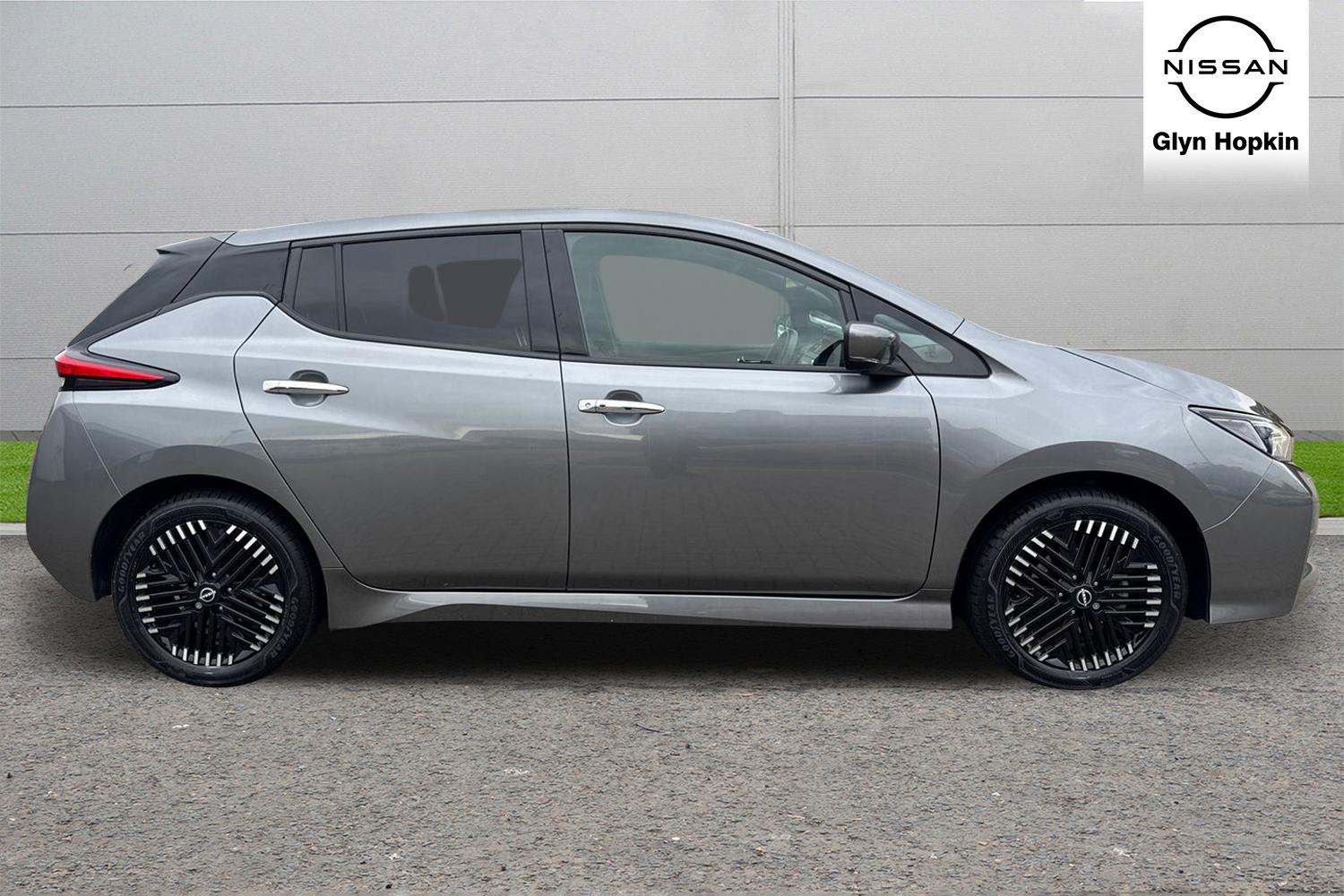 Used Nissan Leaf 2022 for sale - 75992877: Photo 2