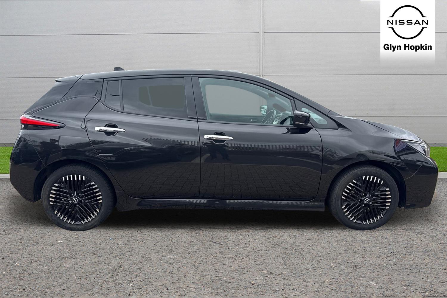 Used Nissan Leaf 2022 for sale - 76130634: Photo 2
