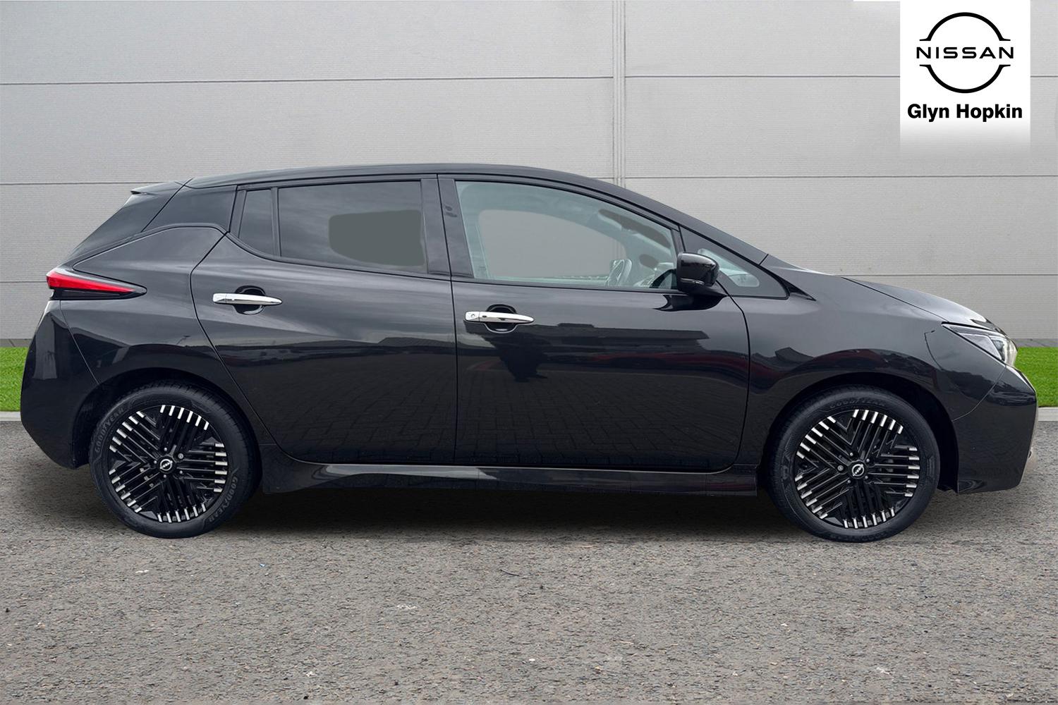 Used Nissan Leaf 2022 for sale - 75887008: Photo 2