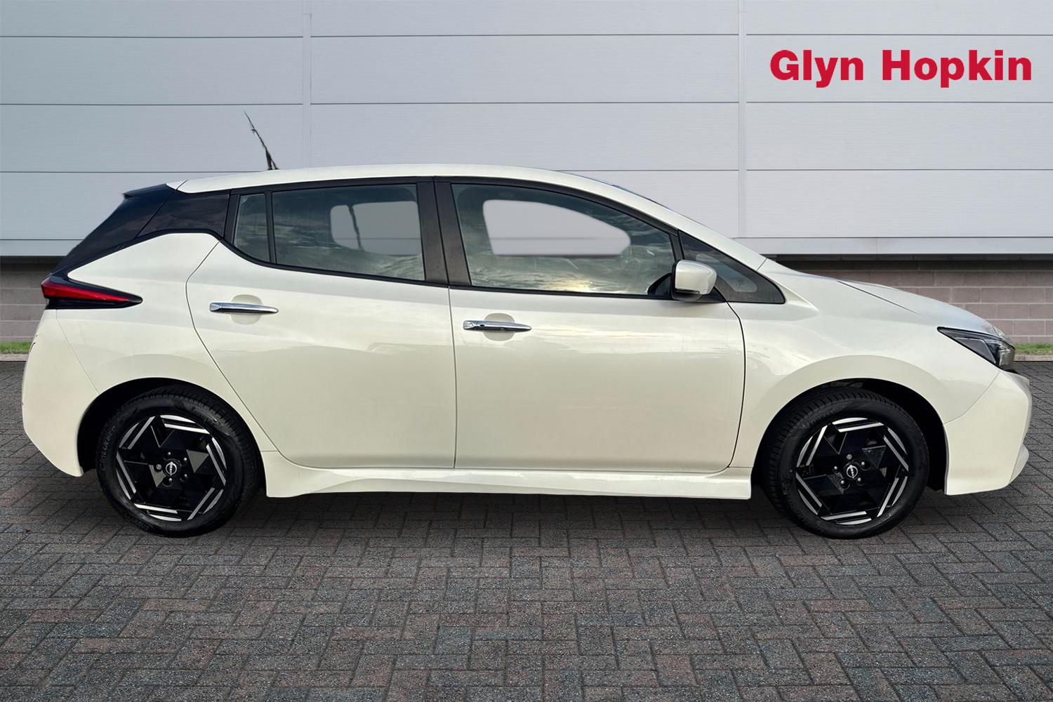 Used Nissan Leaf 2022 for sale - 77581310: Photo 2