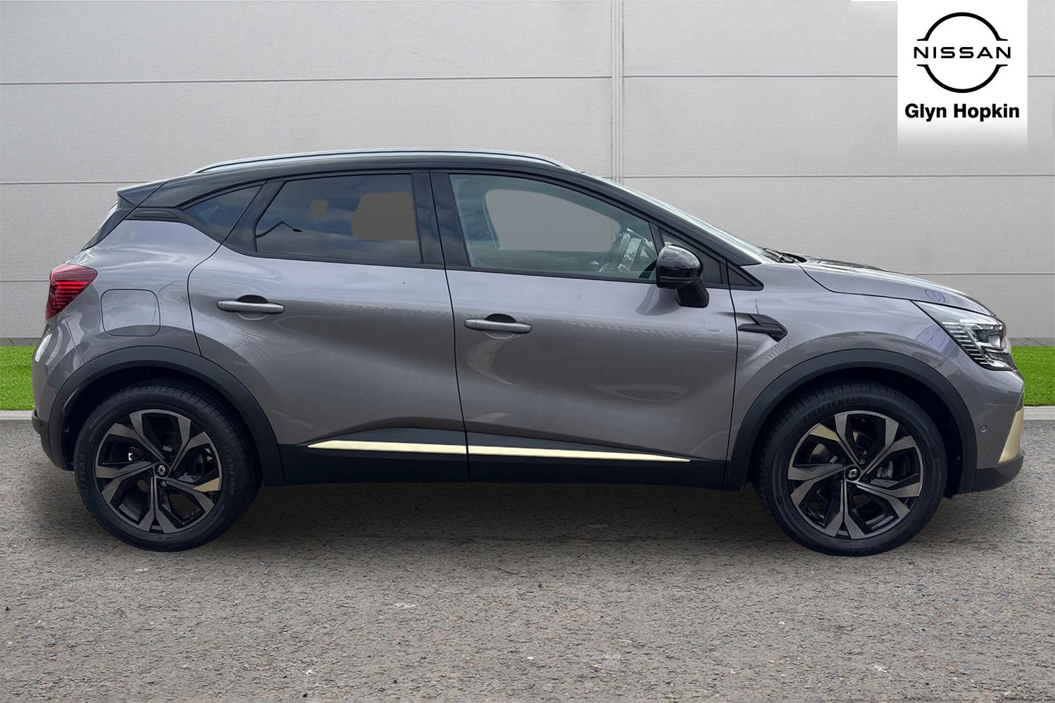 Used Renault Captur 2023 for sale - 76124589: Photo 2