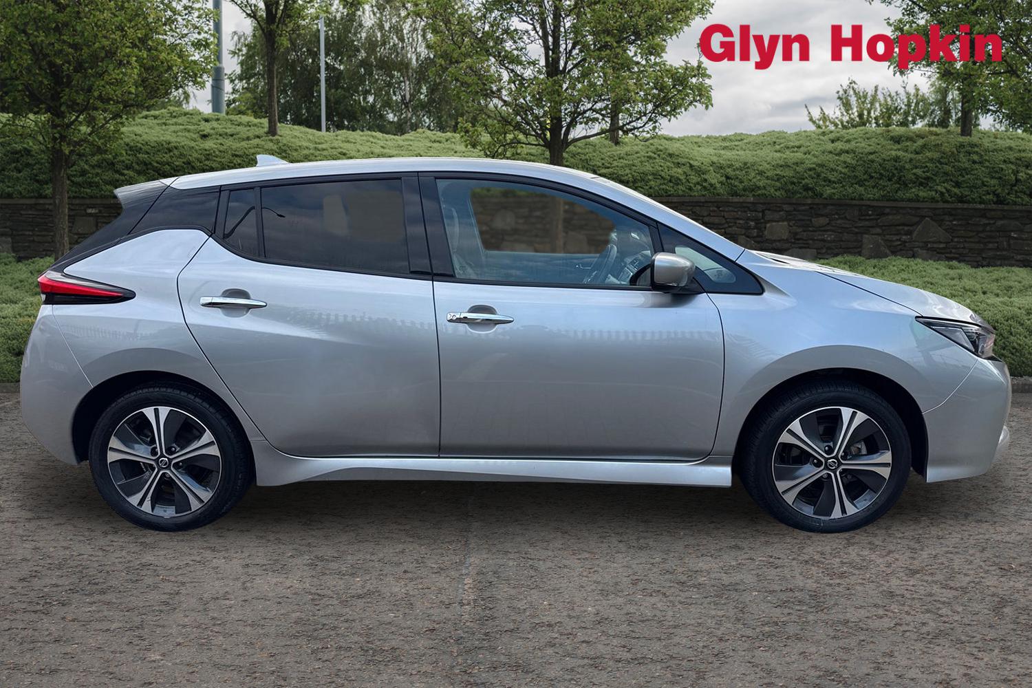 Used Nissan Leaf 2021 for sale - 77927379: Photo 2