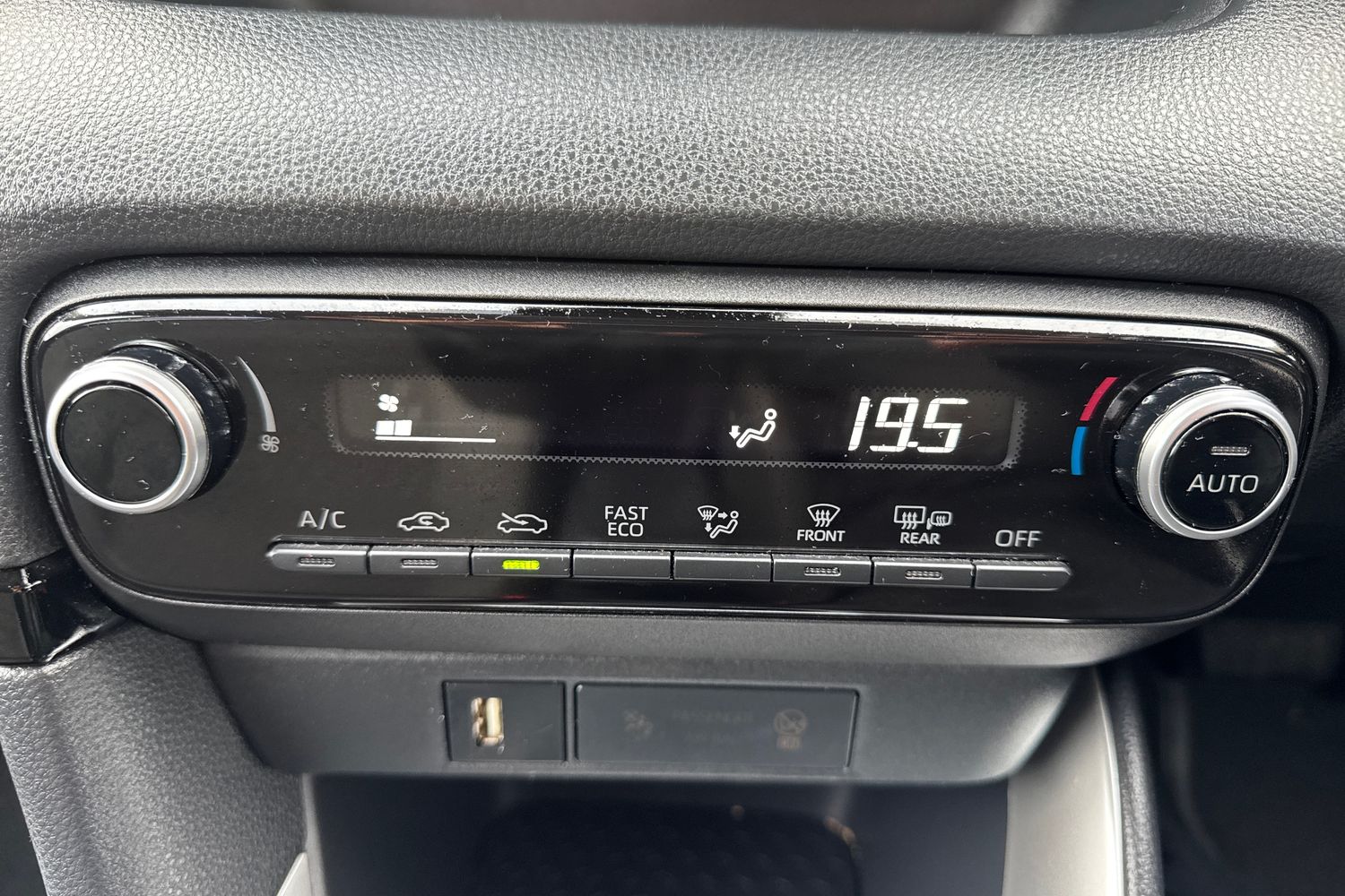 Used Toyota Yaris 2022 for sale - 76297336: Photo 15