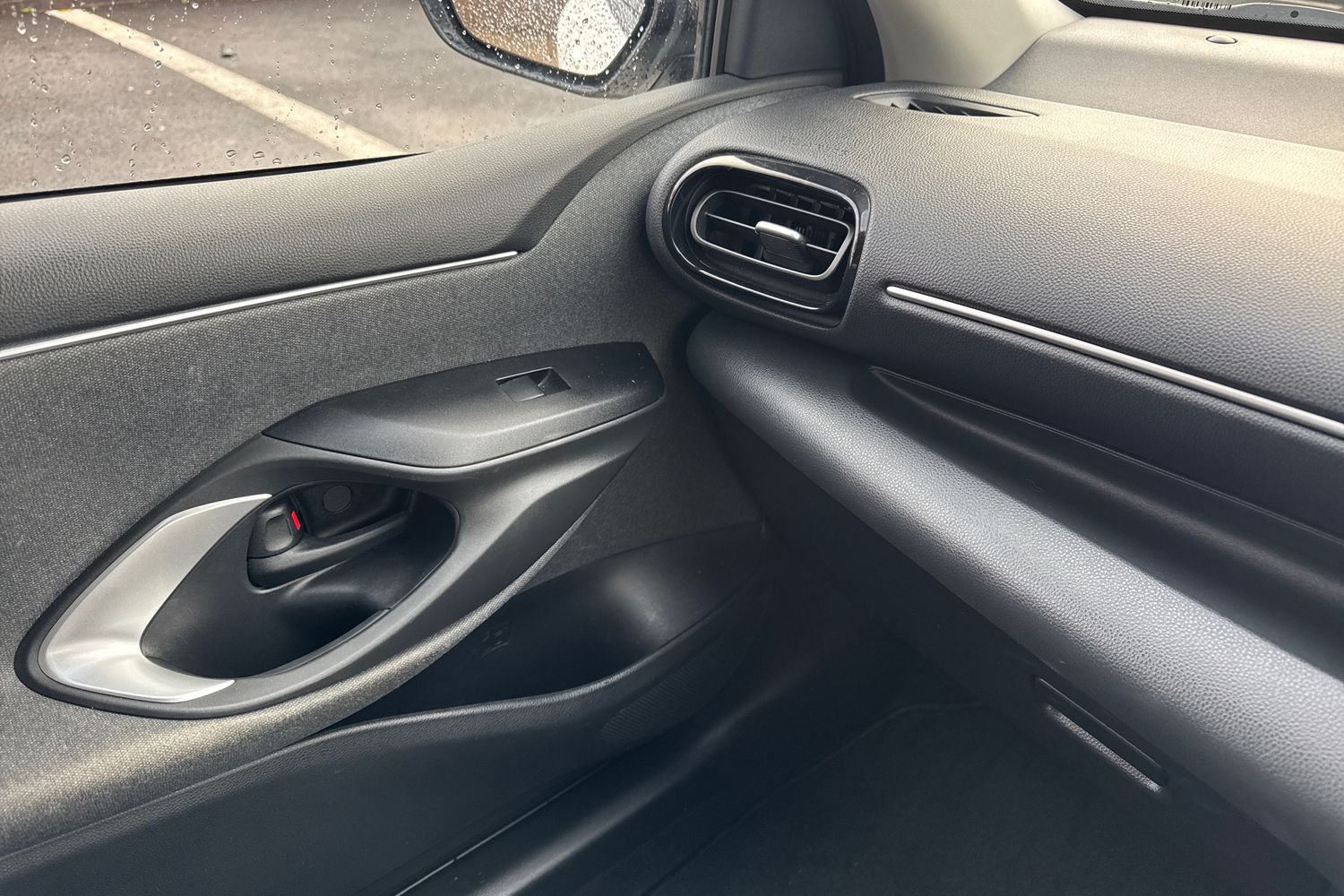 Used Toyota Yaris 2022 for sale - 76297336: Photo 38