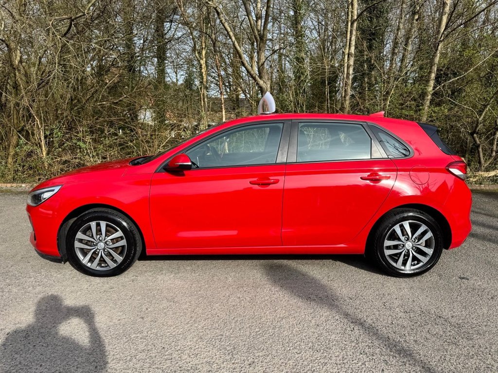 Used Hyundai i30 2018 for sale - 77967296: Photo 2