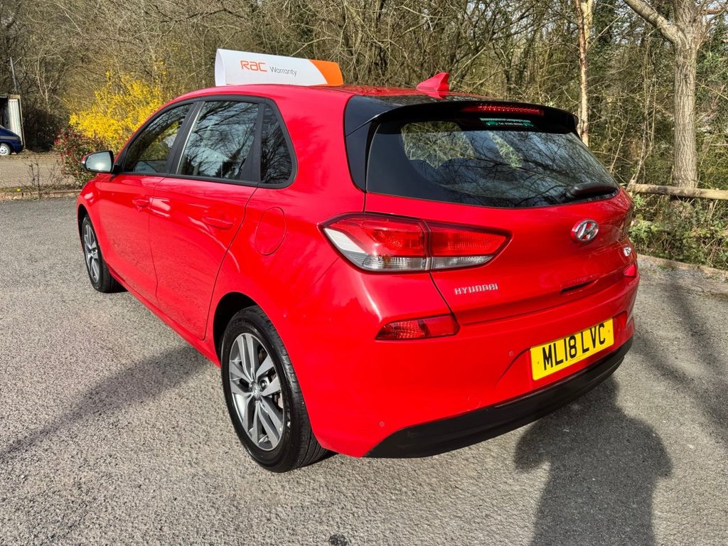 Used Hyundai i30 2018 for sale - 77967296: Photo 4