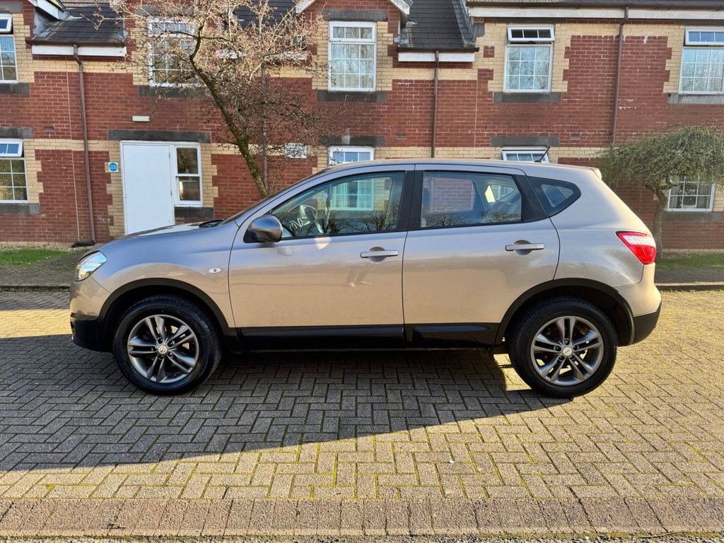 Used Nissan Qashqai 2012 for sale - 77936512: Photo 2