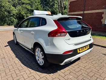 Used Volvo V40 Cross Country 2016 for sale - 79221398: Photo