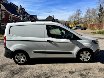 Used Ford Transit Courier 2015 for sale - 77936937: Photo