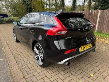 Used Volvo V40 2015 for sale - 76396177: Photo