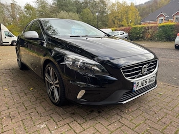 Used Volvo V40 2015 for sale - 76396177: Photo